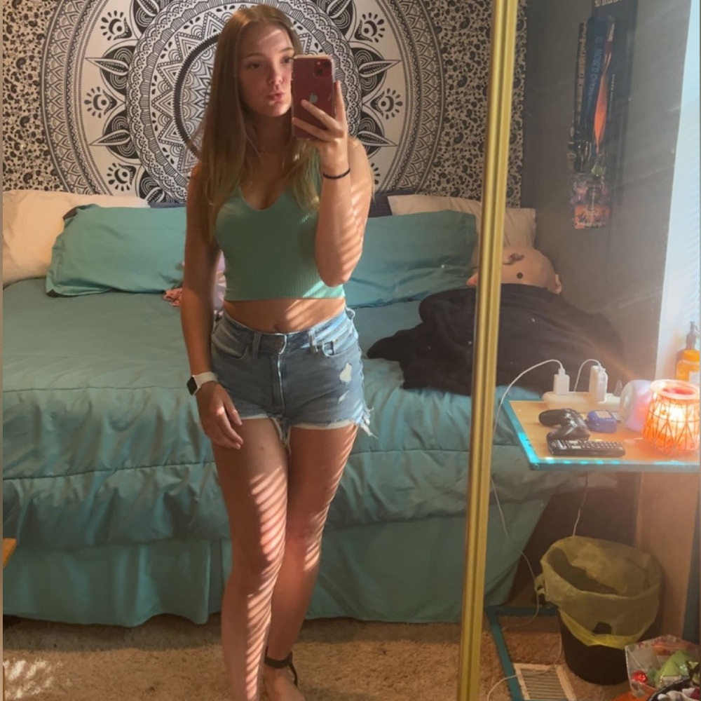 Meet your Posher, Destiny